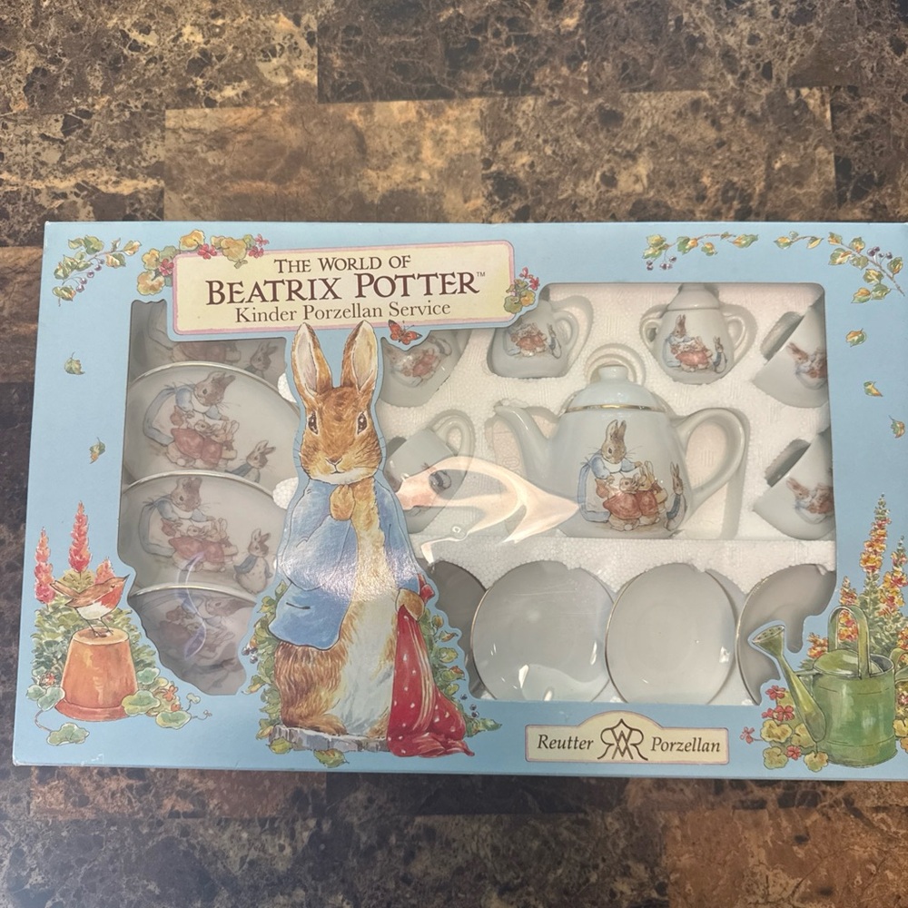 Beatrix Potter Tea Set - Vintage 1996
